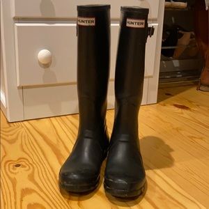 Black matte Hunter rain boots